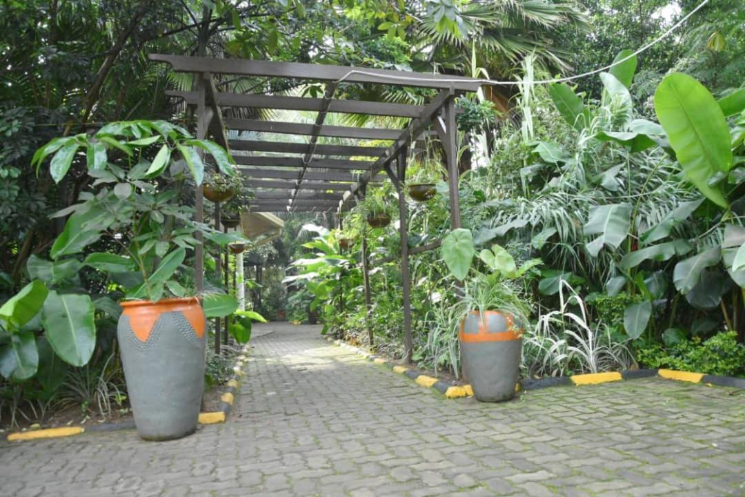Random Park Hotel Kigali Exterior foto